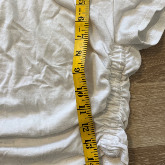 Harlow Cropped Ruched Tee - Picture 2 of 3